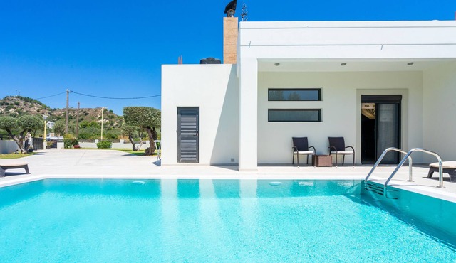 Costa Mari private pool Villa