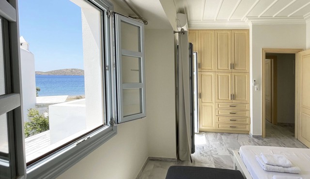 Cycladic beach house with a view - Andromeda
