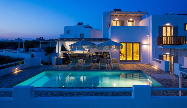 Cycladic inspired luxury villa with private pool and outdoor hottub in Plaka