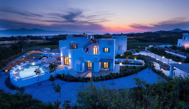 Cycladic inspired luxury villa with private pool and rooftop hottub in Plaka