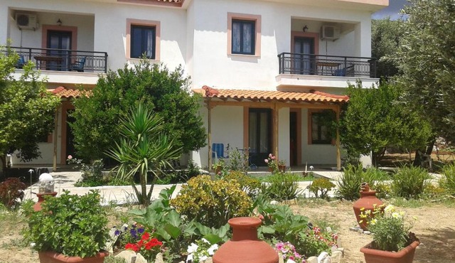Daphne Studios in Marathokampos
