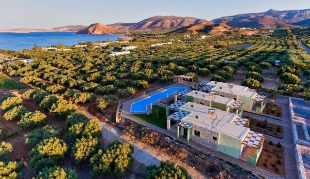 Dream accommodation with pool near the beach