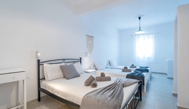 Economy Quadruple Room Apartment with Balcony, Wi-Fi and Air Conditioning