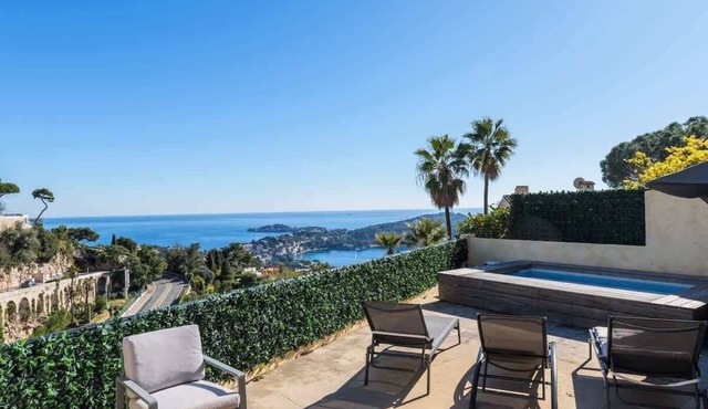 Elegance, serenity, and exceptional views over the bay