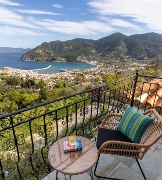 Elissaios-Brand New Renovated Pool Villa