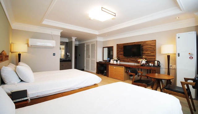 Empire Tourist Hotel