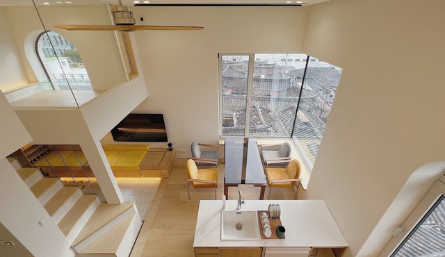 Exclusive Penthouse w/Hanok Village View 3-min Metro next to 2 Palaces