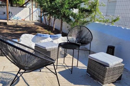 Family House with Garden 3 min to Beach