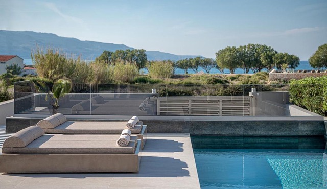 Fivi Villa, with Heated Pool & SeaViews, By ThinkVilla