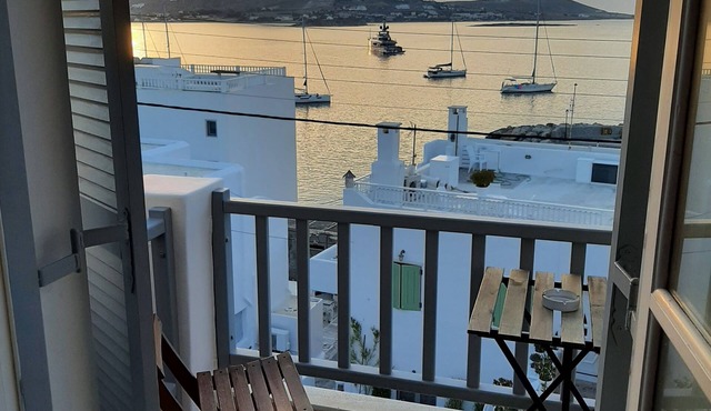 Flora Rooms and Apartments Paros