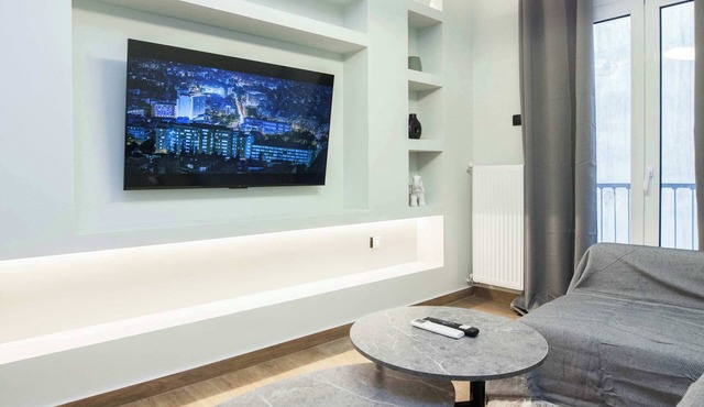 Fresh Modern 1 Bd Apt in Vibrant Patisia
