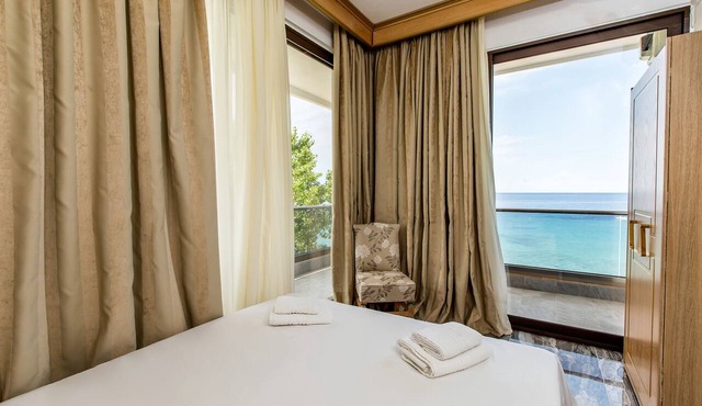 Greek Pride Seafront Hotel