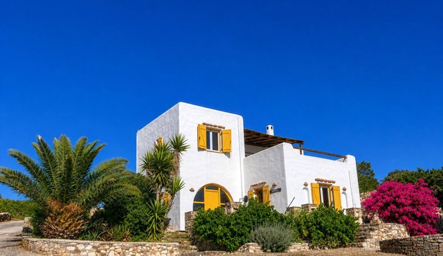 Hilltop Home Sea Views & Terrace Dining near Aliki
