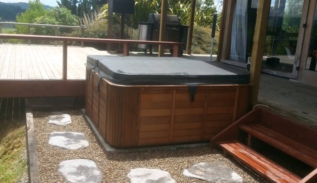 Hokianga Haven - A relaxing retreat with spectacular views from the top.