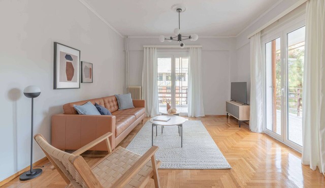 Homey 2BR Apartment in Cholargos