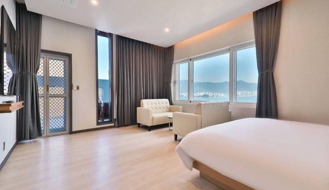 Hotel 701