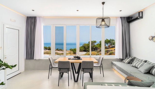 Kamara Sea View Villa & Jacuzzi