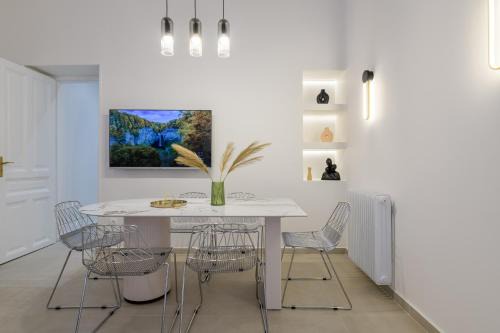 Koukaki Cielo Villa10 -Pvt Yard 3BR 8ppl -10min Metro Acropolis