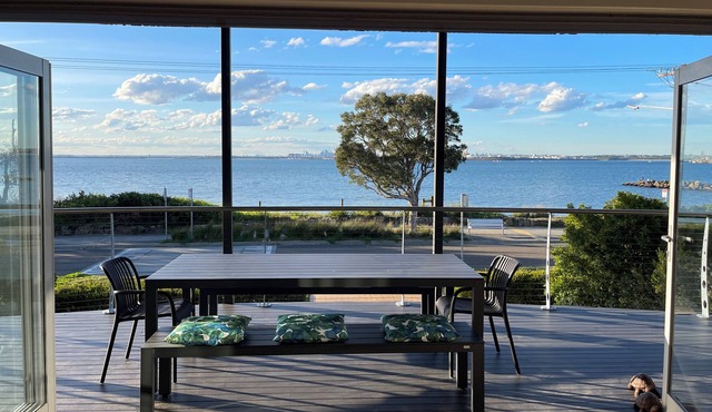 Kurnell Waterfront home. nBayView. Just a few steps to calm beach.