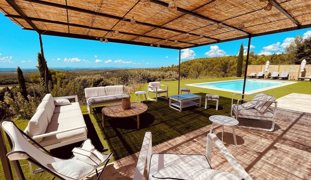 La Bastide des Risples, 6 rooms, large swimming pool, panoramic view in Flayosc