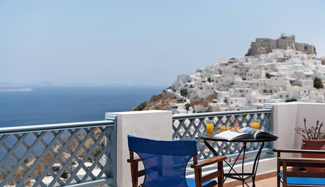 Leukanthemo Apartment with Sea View, Wi-Fi, and Air Conditioning