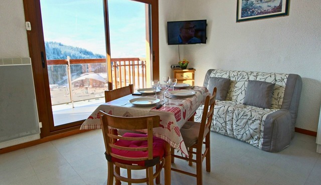 Lovely studio, at foot of slopes, facing SOUTH in Chamrousse
