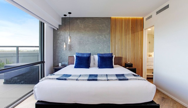 Luxurious Takapuna 1BR Apt Gym Tennis Rooftop HotTub