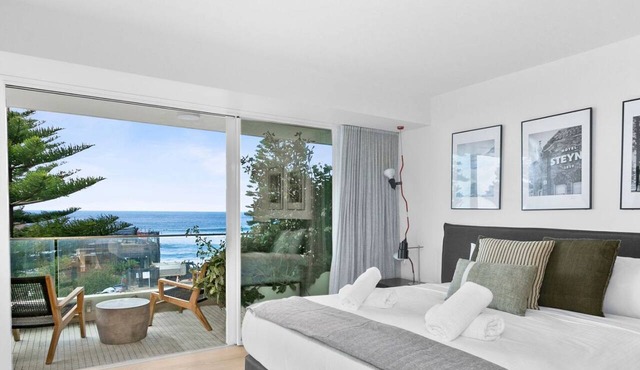 Luxury 3 Bedroom Apartment Steps from World Famous Manly Beach