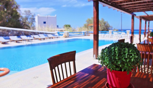 Maganos Eikosi:Mykonos Apartment, close to the sea, breakfast included, shared pool