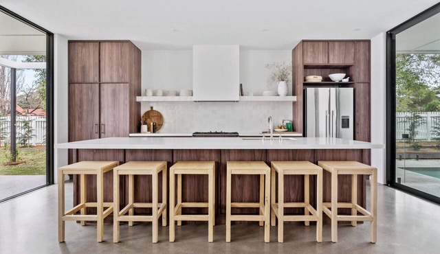 Maple Suite, Berry - by Linnaeus Collection