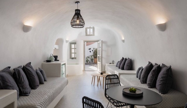 Meliti Cave Suite