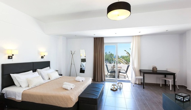 Memories Beach Hotel