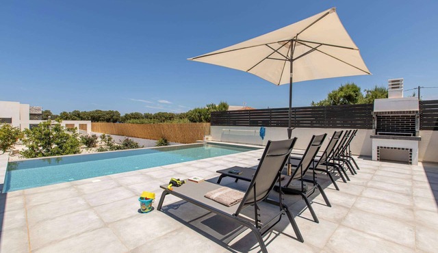 Menta Villa - Two Bedroom Villa, Sleeps 4