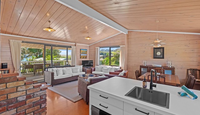 Miro Beach House at Palm Beach