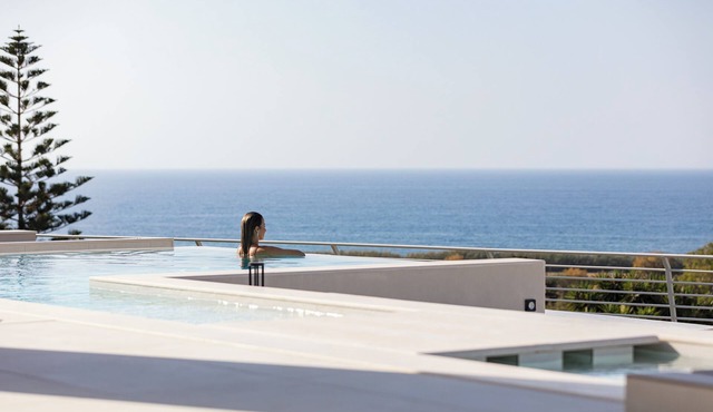 Modern leisure: 3 Pools, Hot Tub, Wide Open Spaces