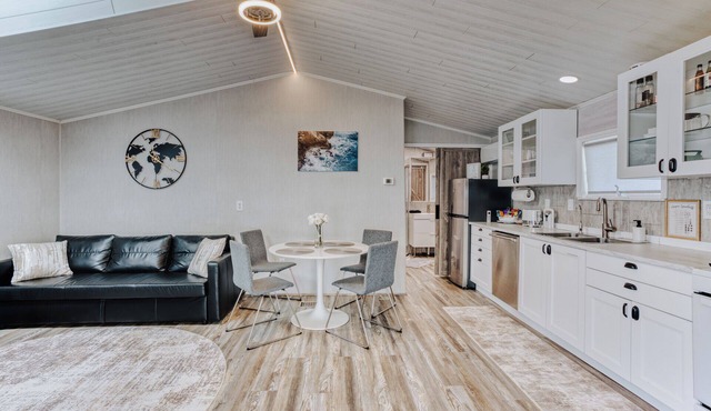 Modern Suite 10 Min to Corning Quiet & Cozy
