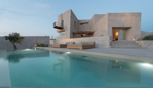My Rental Homes - Thera Queen with 2 swimming pools and large sea view terrace