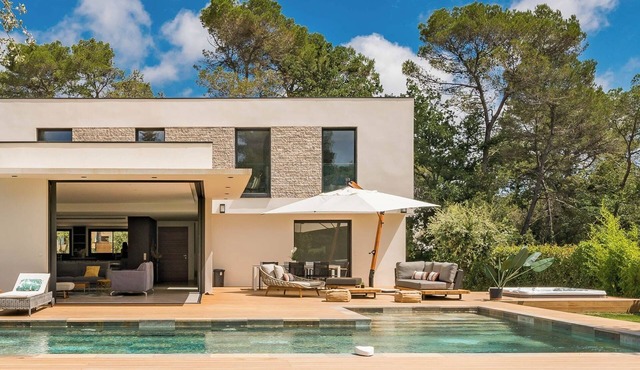 New Architectural Modern Villa with Spa & Heated Pool