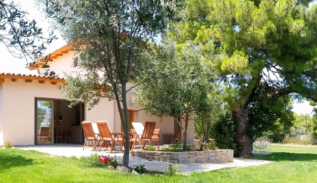 New Mediterranean Style Holiday Villa in Marathon - Athens