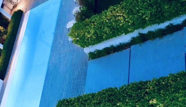 New, spacious modern apartment of 140 m2, large common use swimming pool .