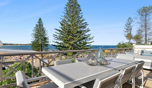 -Oceanfront Elegance: A Coastal Haven in Collaroy Basin's Finest position