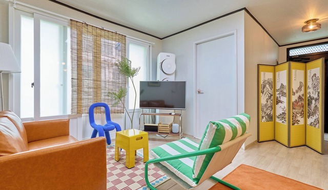 Only Suwon l Beautiful and cozy stay l Family-sized l 10mins walk Subway l