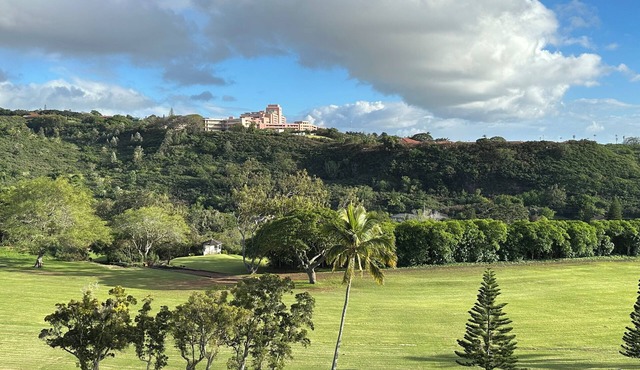 PANORAMIC GOLF COURSE VIEW HOME "C", MODERN-CLEAN-GATED, NEAR PEARL HARBOR-JBPHH in Honolulu