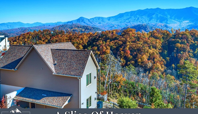 PHENOMENAL Luxury View Cabin! HUGE game room! 4 decks! 5 fireplaces! Hot Tub!