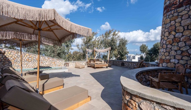 Pithos Apartments