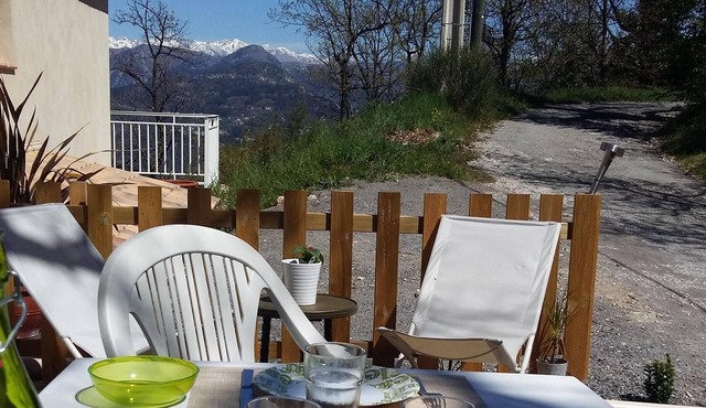 Pleasant studio, between sea and mountains, near Nice in Bouyon