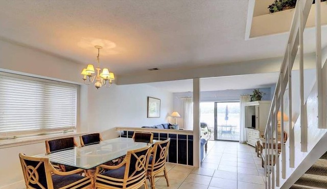 Port Villa 2 BDR in Sea Pines. Great water views. Close to beach, tennis, South Beach Marina Village