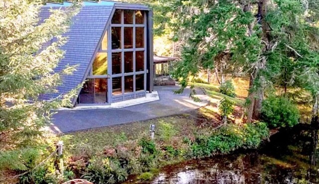 Private Lakefront *180° Lake View & Dock in North Bend