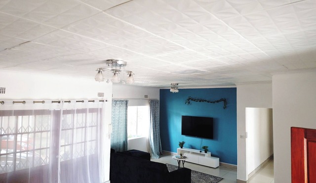 Quaint secure 3-bedroom house with AC in charming Gaborone in Gaborone
