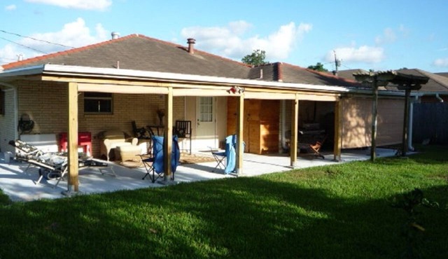 RENTAL FOR SUPER BOWL AND/OR MARDI GRAS. 10 MIN TO QUARTER -3 OFF STREET PARK